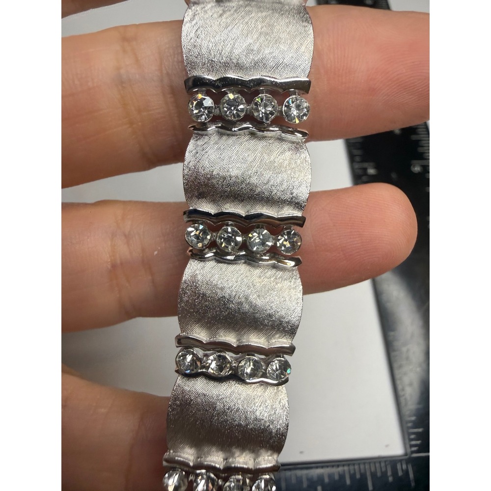 Trifari Silver Tone Textured Link Bracelet Rhinestone Accents Crown Mark 7.25in